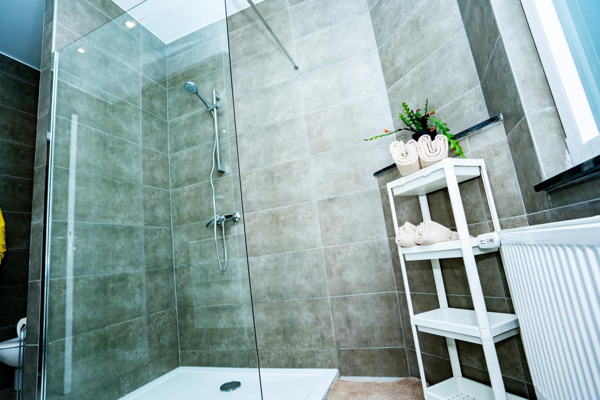 Chambre R0 Avec Salle De Bain Partagee Pres De L'Hopital De La Citadelle A Liege Ngoại thất bức ảnh
