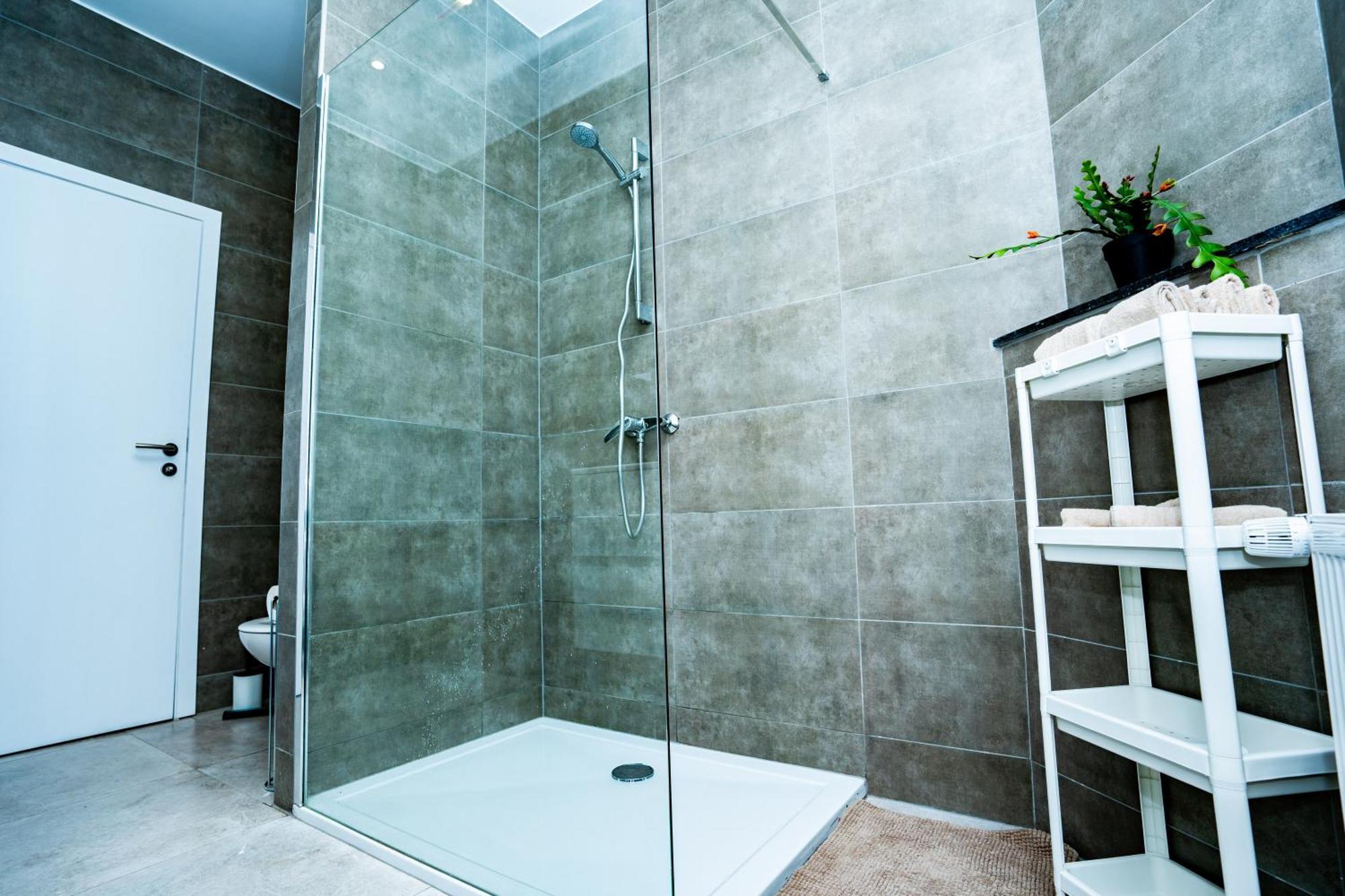 Chambre R0 Avec Salle De Bain Partagee Pres De L'Hopital De La Citadelle A Liege Ngoại thất bức ảnh